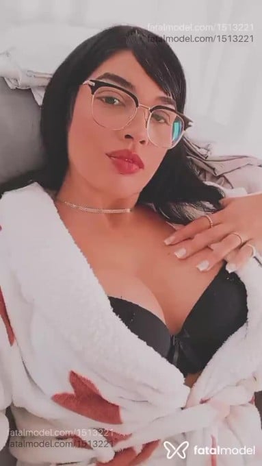 Acompanhante mulher morena (o) de olhos castanhos em Guaratinguetá Acompanhante mulher morena (o) de olhos castanhos em Guaratinguetá - Cleópatra