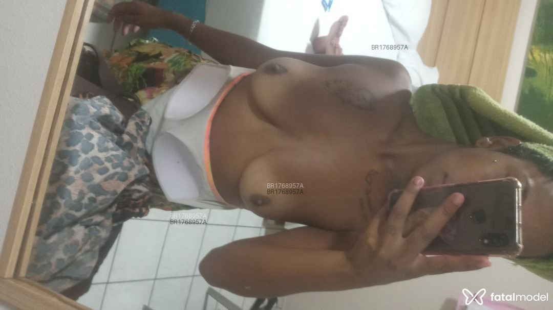 Acompanhante mulher com cabelo castanho de olhos castanhos em Virtual - Morena