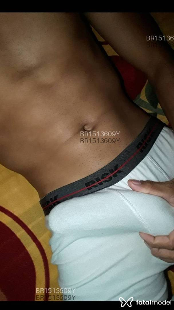 Acompanhante homem morena (o) de olhos pretos - Playsson stronda Acompanhante homem morena (o) de olhos pretos - Playsson stronda