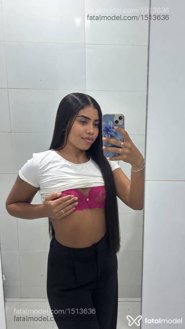 Acompanhante mulher com cabelo castanho de olhos pretos - Victoria Araujo