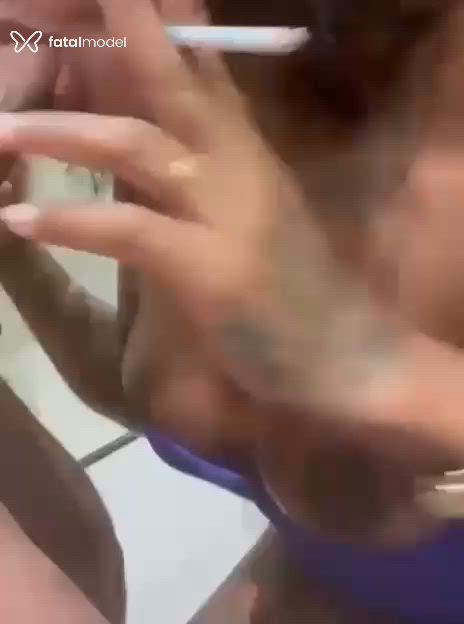 Acompanhante mulher trans com cabelo castanho de olhos castanhos - Gabrieli