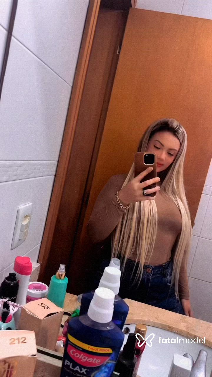 Acompanhante mulher loira (o) de olhos azuis - Daiane Moraes