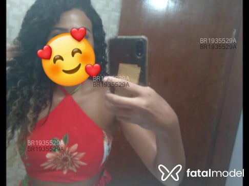 Acompanhante mulher com cabelo castanho de olhos mel em Vila Velha - Melany