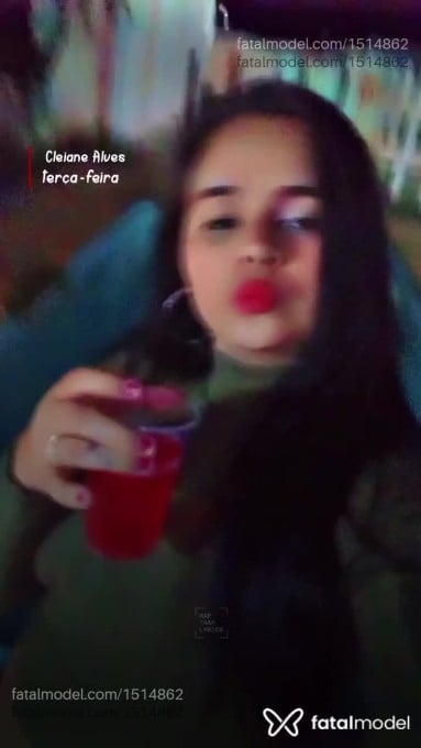 Acompanhante mulher morena (o) de olhos castanhos em Oliveira Acompanhante mulher morena (o) de olhos castanhos em Oliveira - Camila