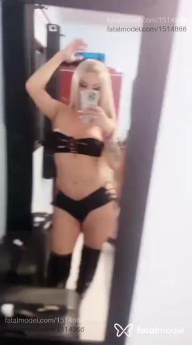 Acompanhante mulher trans loira (o) de olhos castanhos em Ponta Grossa - Barbielly Voguel