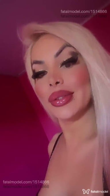 Acompanhante mulher trans loira (o) de olhos castanhos em Ponta Grossa - Barbielly Voguel