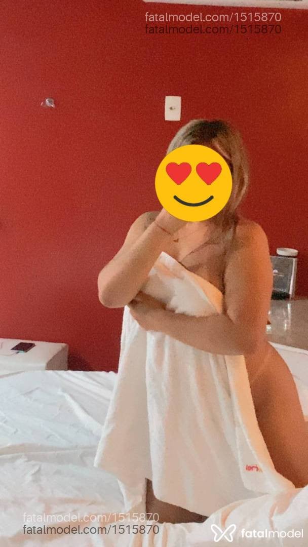 Acompanhante mulher loira (o) de olhos castanhos - Monique Borges