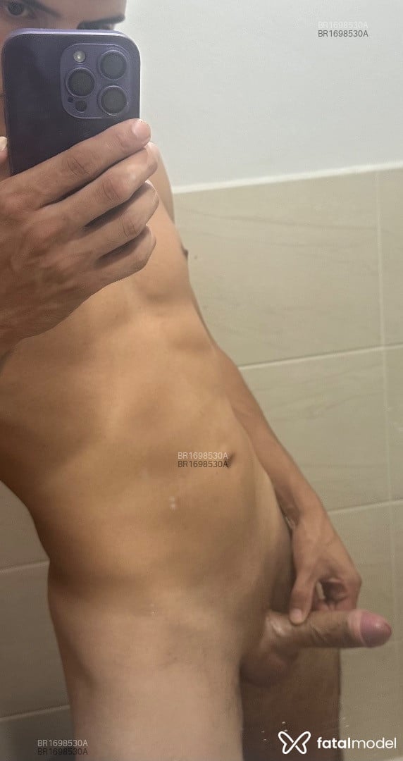 Acompanhante homem morena (o) de olhos cinza em Florianópolis - Fernando Ávila