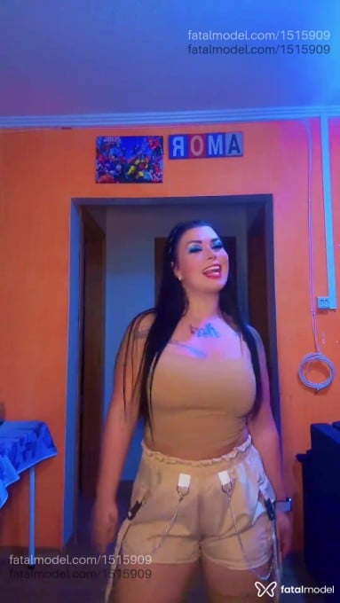 Acompanhante mulher morena (o) de olhos castanhos - Juliana bohm