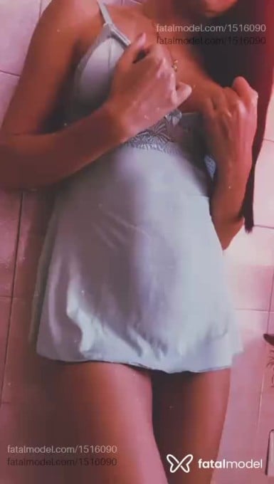 Acompanhante mulher morena (o) de olhos castanhos - Paola