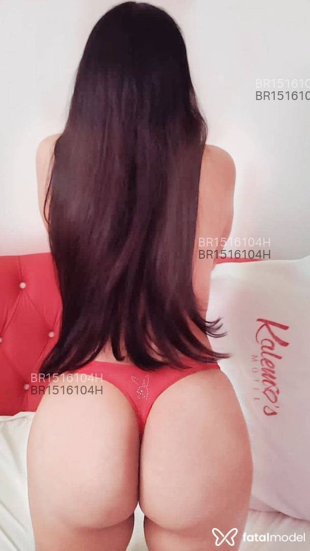 Acompanhante mulher com cabelo castanho de olhos castanhos em Campo Mourão - Larissa Castro