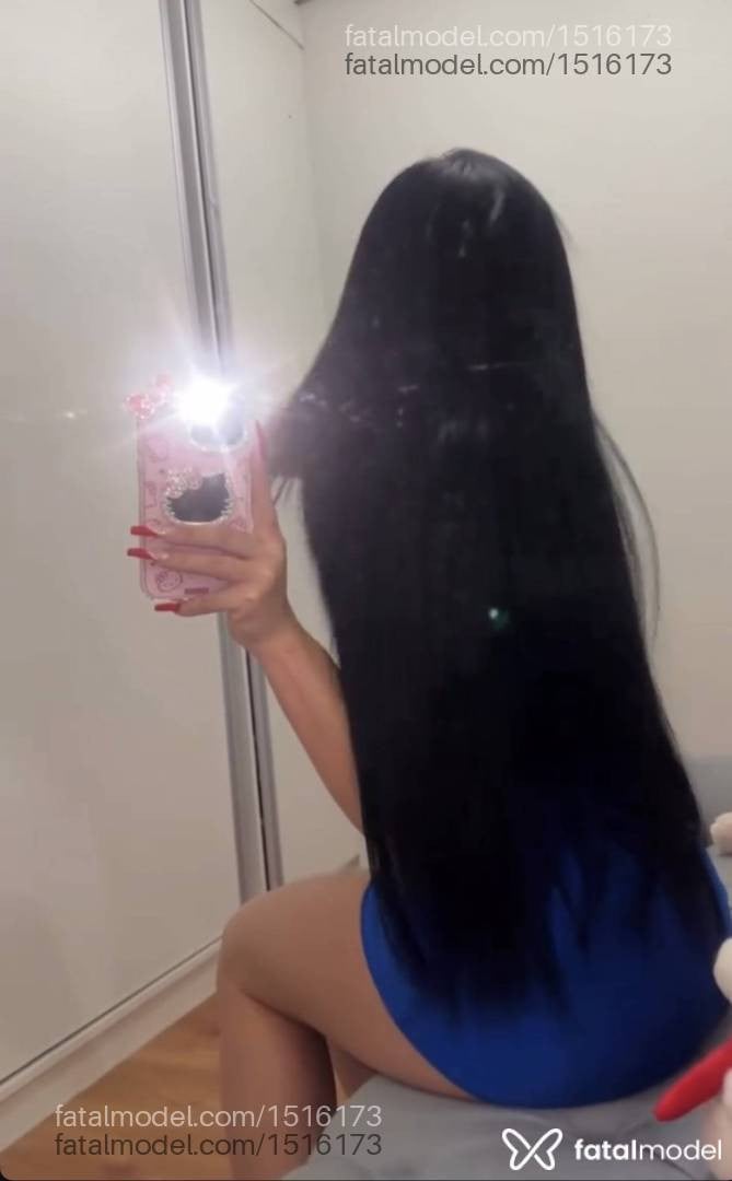 Acompanhante mulher com cabelo castanho de olhos castanhos - Luana