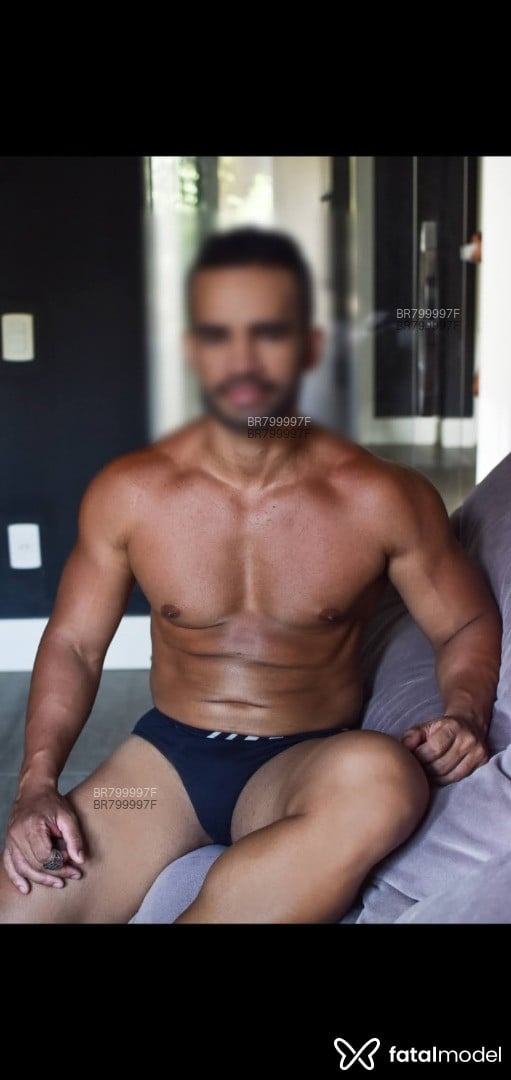 Acompanhante homem morena (o) de olhos castanhos em Brasília Acompanhante homem morena (o) de olhos castanhos em Brasília - Cesar Ferraz