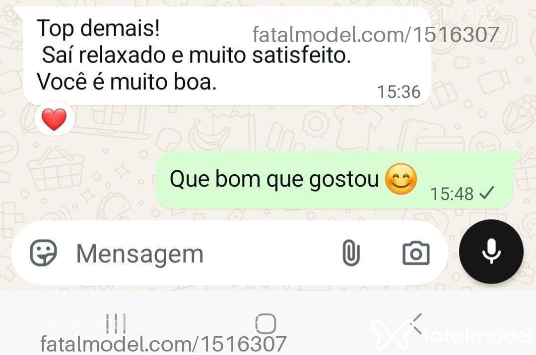 Acompanhante mulher loira (o) de olhos castanhos - Chloe