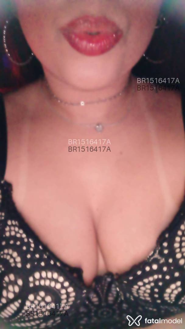 Acompanhante mulher morena (o) de olhos castanhos em Rio de Janeiro Acompanhante mulher morena (o) de olhos castanhos em Rio de Janeiro - Leandra Alves