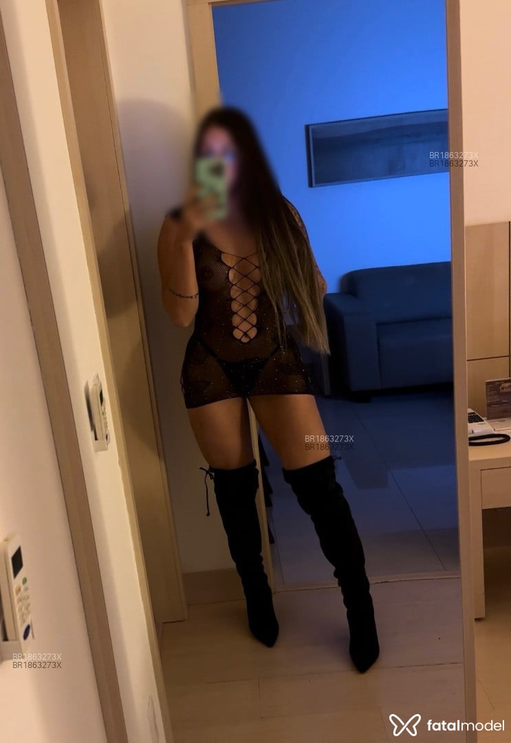 Acompanhante mulher com cabelo castanho de olhos castanhos em Limeira Acompanhante mulher com cabelo castanho de olhos castanhos em Limeira - Livia emanuelle