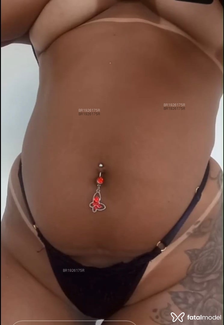 Acompanhante mulher com cabelo castanho de olhos pretos em Porto Alegre - Morena
