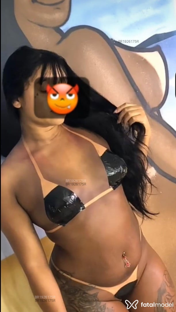 Acompanhante mulher com cabelo castanho de olhos pretos em Porto Alegre - Morena