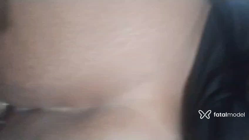Acompanhante mulher com cabelo grisalho de olhos pretos - Val Morena