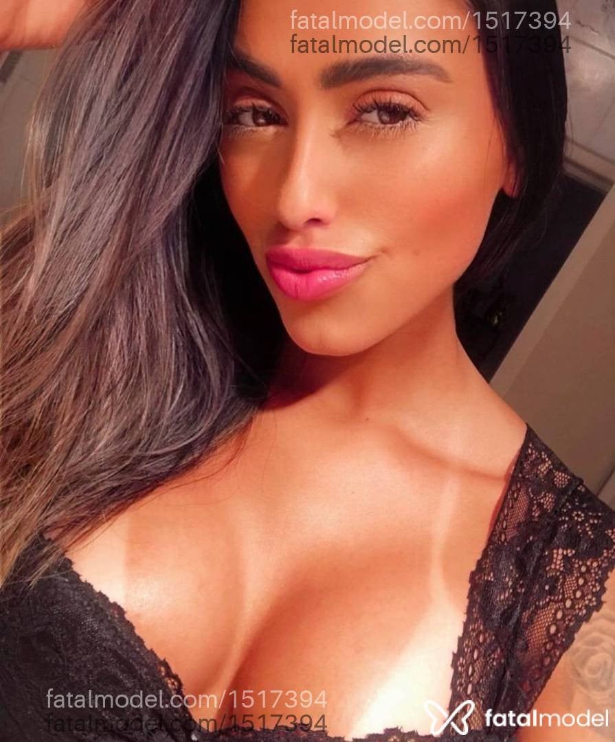 Acompanhante mulher com cabelo castanho de olhos castanhos - Yá Zamal