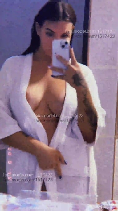 Acompanhante mulher trans com cabelo castanho de olhos mel em Ourinhos - Agatha Gemma