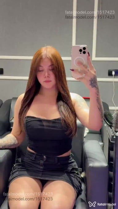 Acompanhante mulher trans com cabelo castanho de olhos mel em Ourinhos - Agatha Gemma