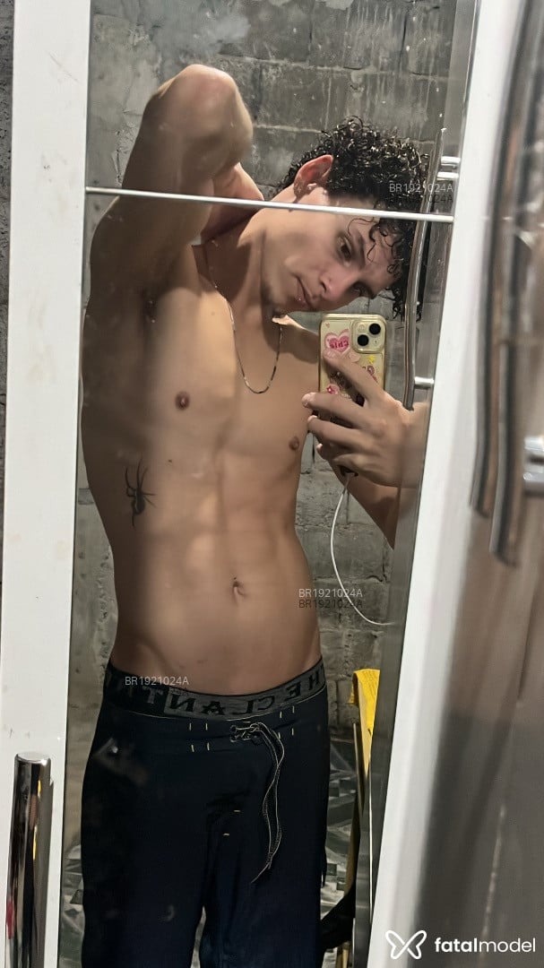 Acompanhante homem com cabelo castanho de olhos castanhos em São Paulo Acompanhante homem com cabelo castanho de olhos castanhos em São Paulo - Peter ramos