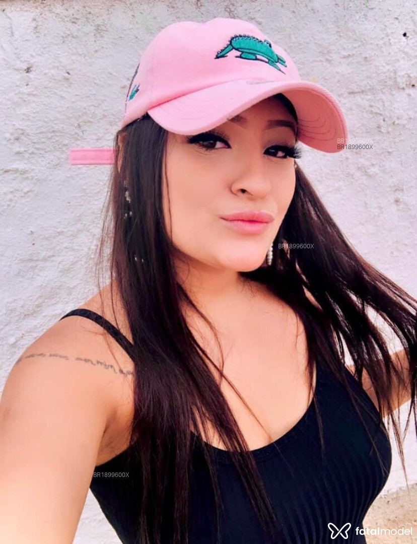 Acompanhante mulher com cabelo castanho de olhos castanhos em Virtual - Marrie