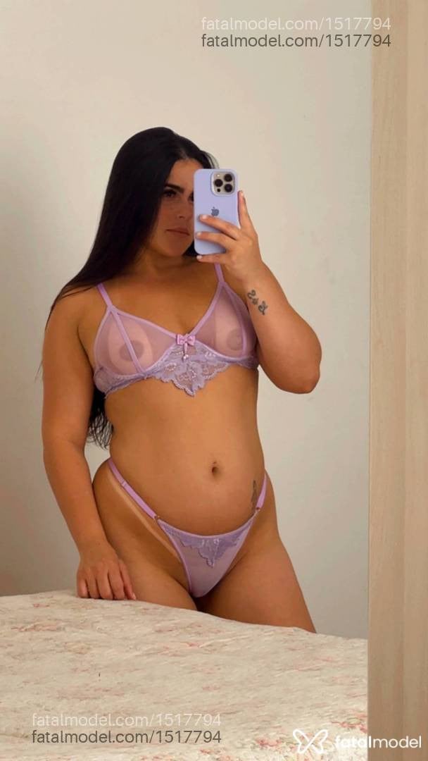 Acompanhante mulher com cabelo castanho de olhos mel - Bella Werneck