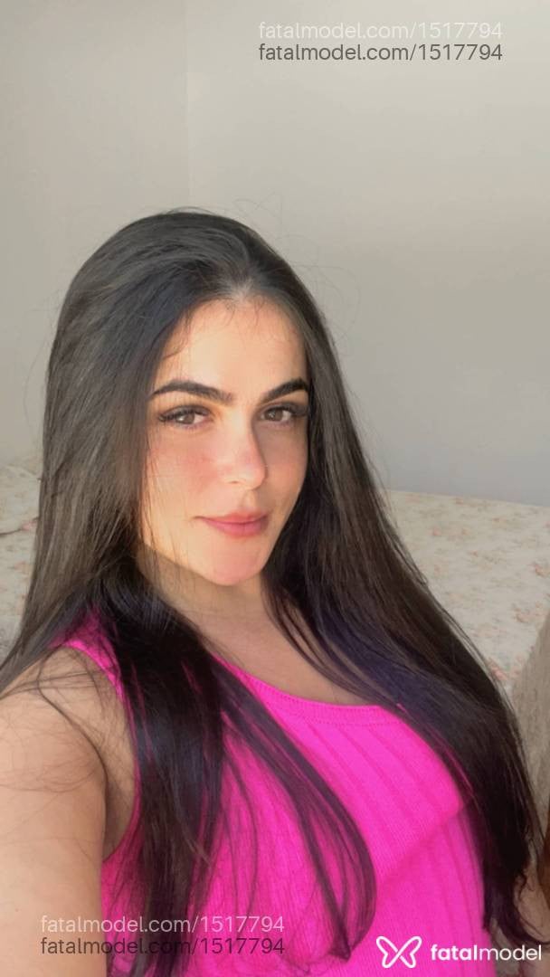 Acompanhante mulher com cabelo castanho de olhos mel - Bella Werneck Acompanhante mulher com cabelo castanho de olhos mel - Bella Werneck
