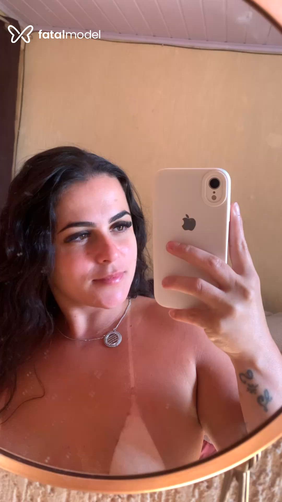 Acompanhante mulher com cabelo castanho de olhos mel em Sete Lagoas Acompanhante mulher com cabelo castanho de olhos mel em Sete Lagoas - Bella Werneck