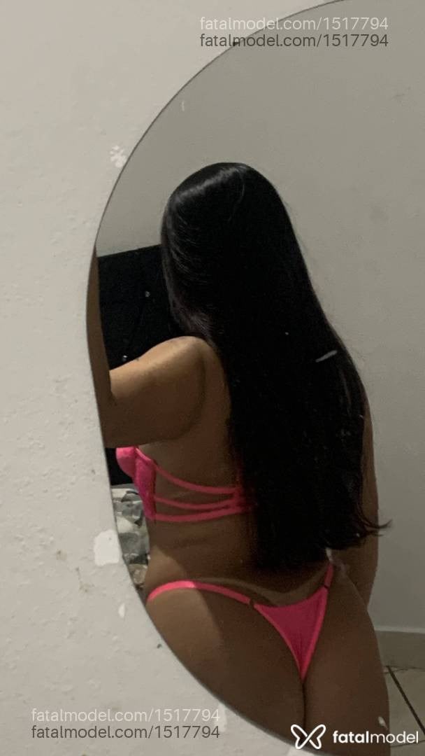 Acompanhante mulher com cabelo castanho de olhos mel - Bella Werneck