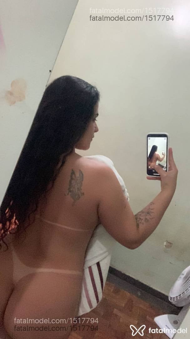 Acompanhante mulher com cabelo castanho de olhos mel - Bella Werneck