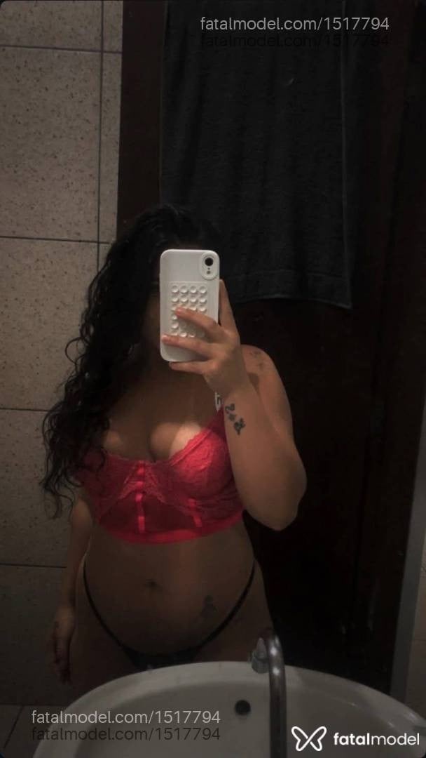 Acompanhante mulher com cabelo castanho de olhos mel - Bella Werneck