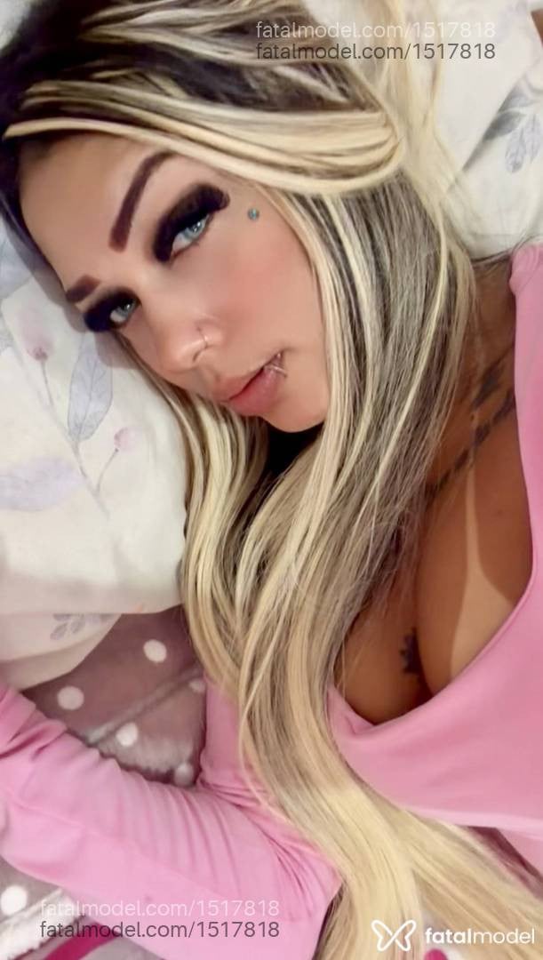 Acompanhante mulher loira (o) de olhos castanhos - Sabrina Silva