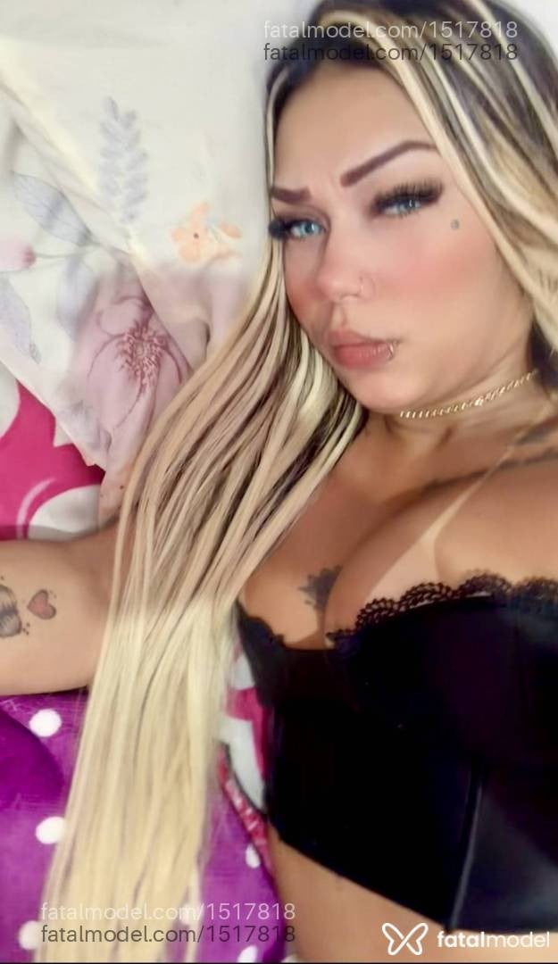 Acompanhante mulher loira (o) de olhos castanhos - Sabrina Silva