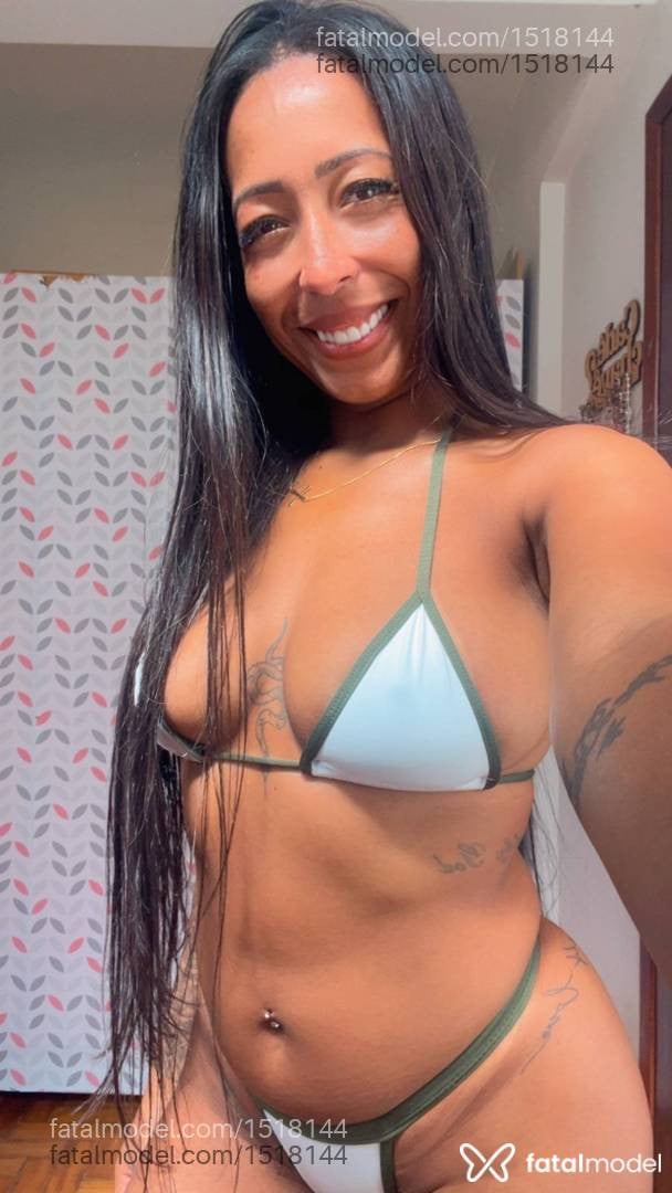Acompanhante mulher morena (o) de olhos castanhos - Izabella