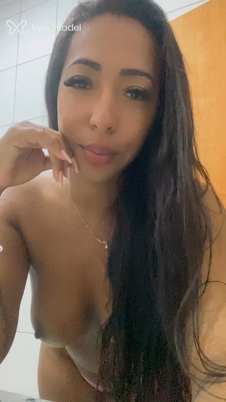 Acompanhante mulher morena (o) de olhos castanhos - Izabella Acompanhante mulher morena (o) de olhos castanhos - Izabella