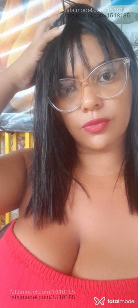 Acompanhante mulher morena (o) de olhos castanhos - Maitê