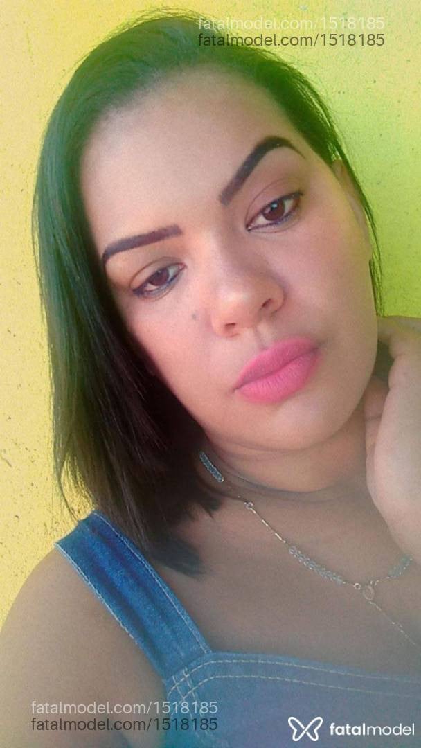 Acompanhante mulher morena (o) de olhos castanhos - Maitê