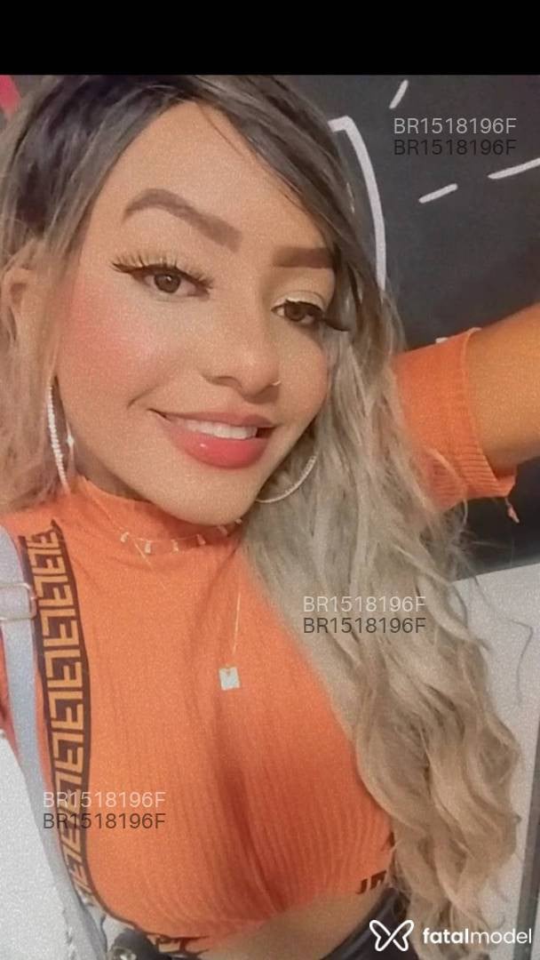 Acompanhante mulher loira (o) de olhos castanhos em Juiz de Fora - Mel muniz