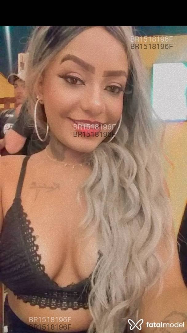 Acompanhante mulher loira (o) de olhos castanhos em Juiz de Fora - Mel muniz