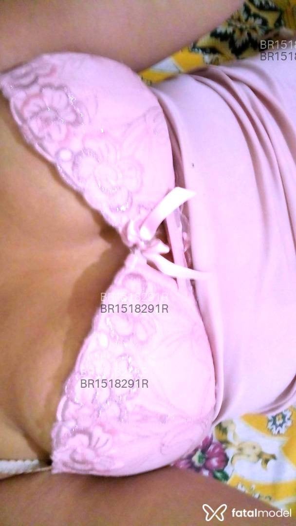 Acompanhante mulher morena (o) de olhos castanhos em Araxá - Angel