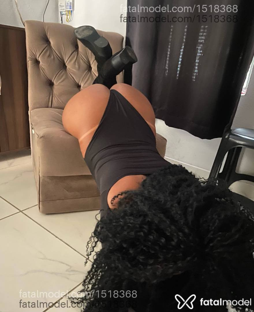 Acompanhante mulher morena (o) de olhos castanhos - Nycolle