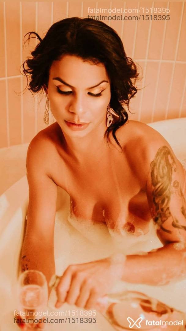 Acompanhante travesti morena (o) de olhos castanhos - Jámille Gaúcha