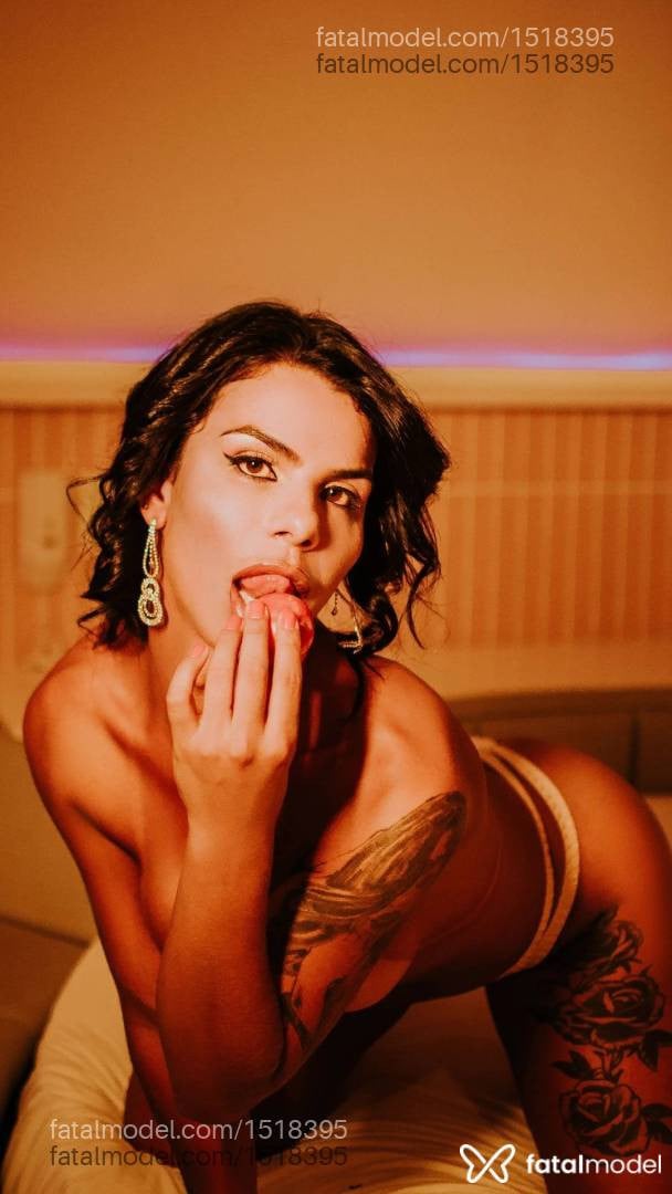 Acompanhante travesti morena (o) de olhos castanhos - Jámille Gaúcha