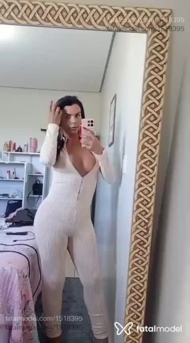 Acompanhante travesti morena (o) de olhos castanhos em Ijuí - Jámille
