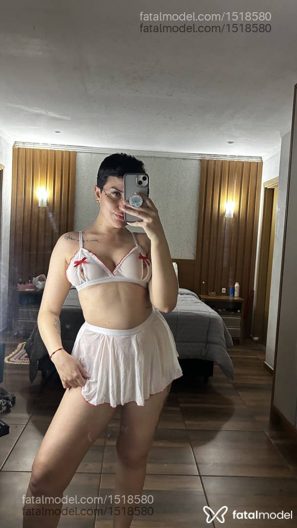 Acompanhante mulher com cabelo castanho de olhos castanhos - Liizan
