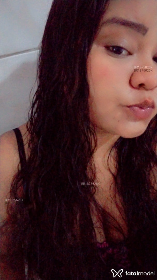 Acompanhante mulher com cabelo castanho de olhos castanhos - Crislleny