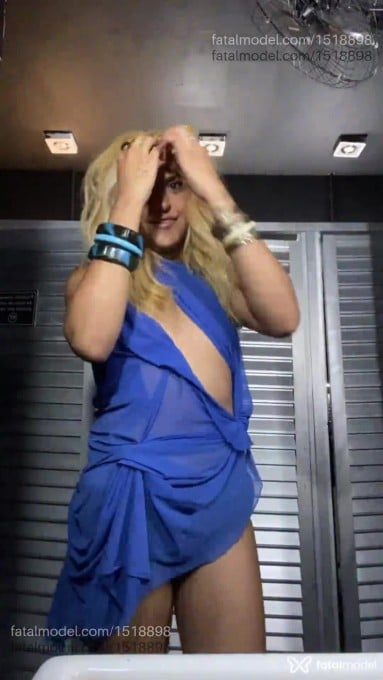 Acompanhante mulher trans com cabelo castanho de olhos castanhos em Maringá Acompanhante mulher trans com cabelo castanho de olhos castanhos em Maringá - Valentina